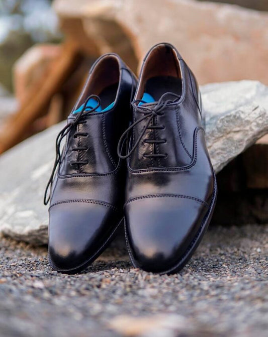 Royal Oxford black leather shoe - side profile